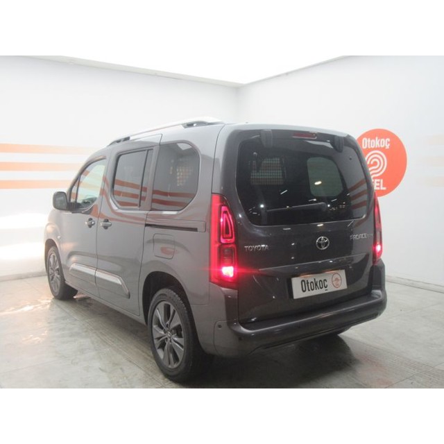 TOYOTA-PROACE CITY-1.5D 130 HP PASSION X-PACK A/T - 3